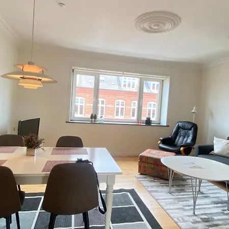 Spangsberggade 24. 2 Tv Apartamento *